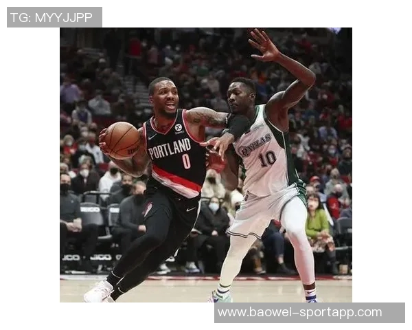 拉塞尔训练态度不佳防守懒散引发队友不满情绪升级