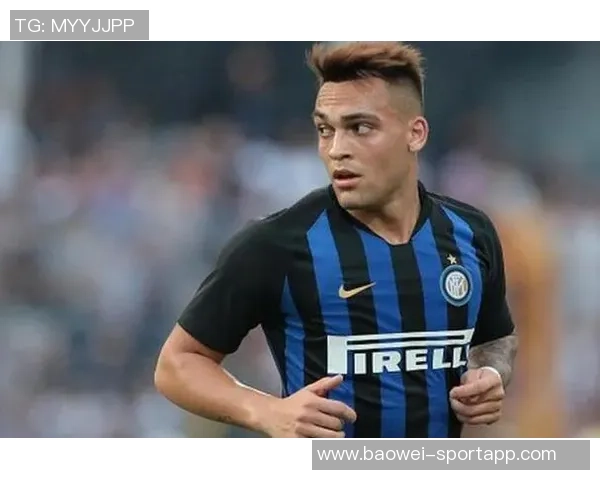 国米旧将范赫斯登因膝盖韧带重伤宣布退役年仅26岁